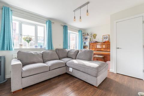 5 Buckingham Close, Carbrooke, Thetford, IP25 6WL