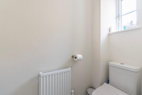 5 Buckingham Close, Carbrooke, Thetford, IP25 6WL