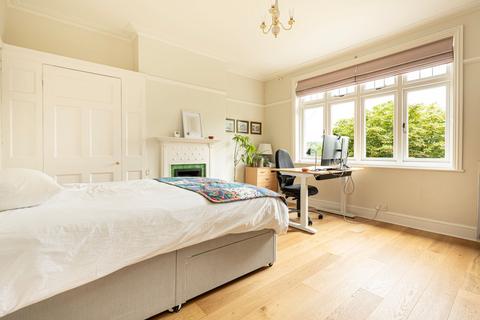42 Cliff End, Purley, CR8 1BN