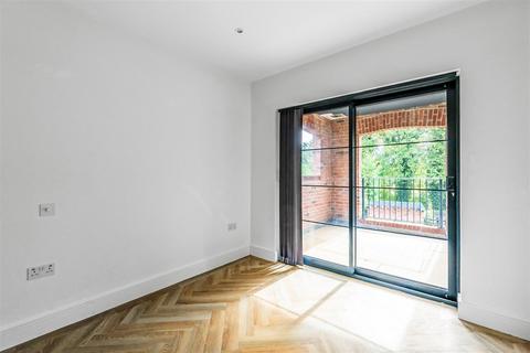 2 bedroom apartment for sale, Howell Hill, Cheam Road, Cheam