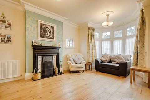 4 bedroom semi-detached house for sale, Southbourne Grove, Westcliff-on-sea, SS0