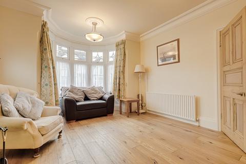 4 bedroom semi-detached house for sale, Southbourne Grove, Westcliff-on-sea, SS0