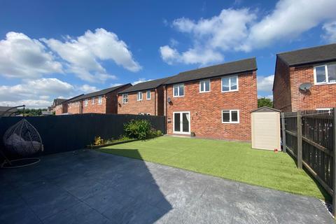 4 bedroom detached house for sale, Farm Crescent, Manchester M26