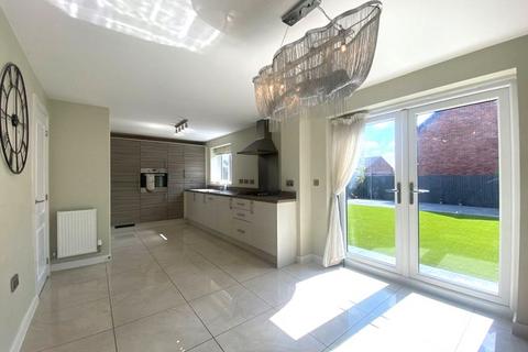 4 bedroom detached house for sale, Farm Crescent, Manchester M26