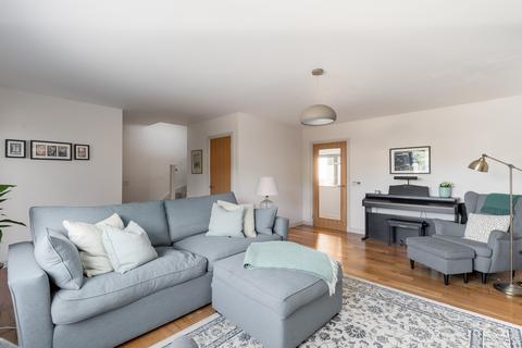 4b Hunter Avenue, Loanhead, EH20 9SQ