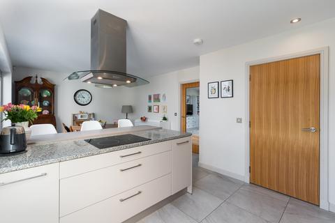 4b Hunter Avenue, Loanhead, EH20 9SQ