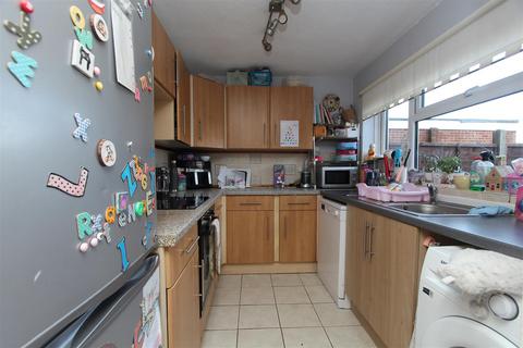 3 bedroom terraced house for sale, Station Road, Teynham