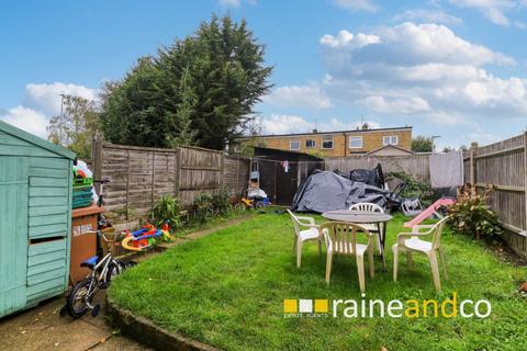 3 bedroom end of terrace house for sale, Primrose Close, Hatfield