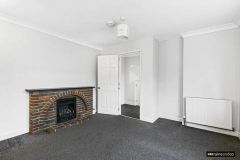 3 bedroom end of terrace house for sale, Primrose Close, Hatfield