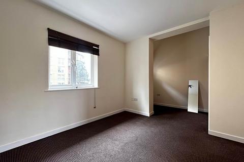 2 bedroom flat for sale, Royal Crescent, Ilford, IG2 7JZ