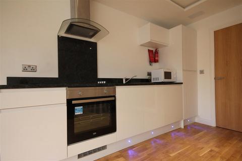 4 bedroom apartment to rent, Falconars House, City Centre