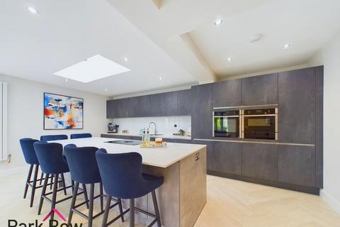 8 Rose Lea Close, Hillam, Leeds, LS25 5HJ