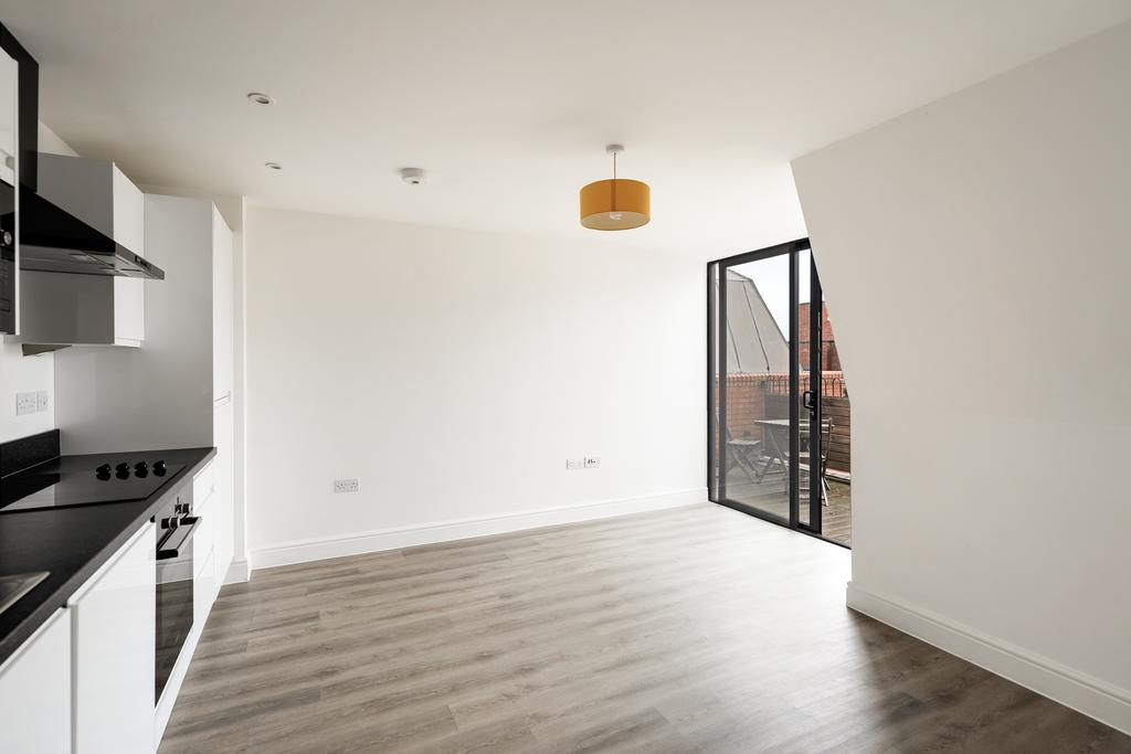 Bristol BS2 1 bed flat - £220,000