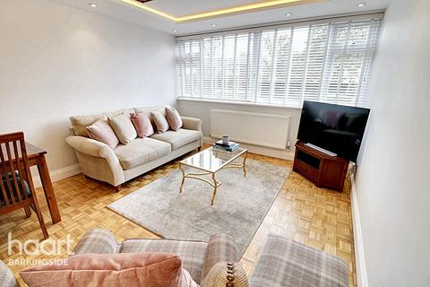 1 bedroom flat for sale, Ashurst Drive, Barkingside