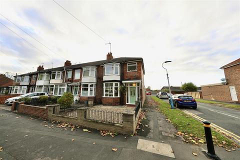 3 bedroom end of terrace house for sale, Pickering Road, Hull