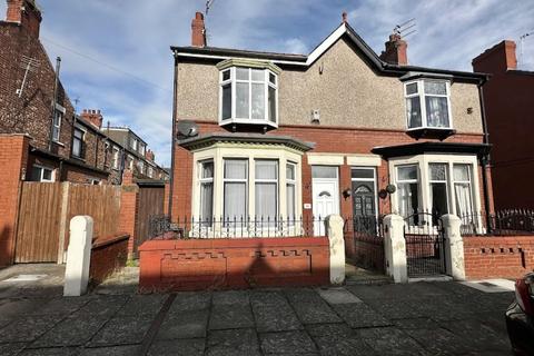 3 bedroom semi-detached house for sale, Dryden Road, Fleetwood FY7