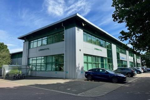 Industrial unit to rent, Mead Lane, Hertford SG13