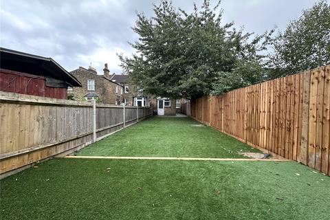 24a Laleham Road, London, SE6 2HT