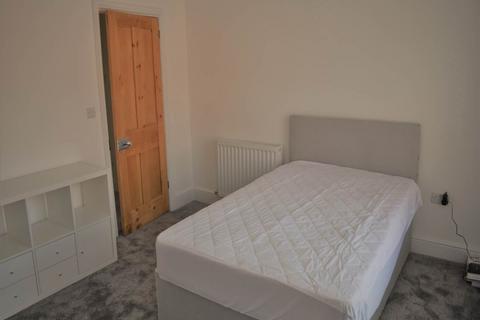 5 bedroom house to rent, Bruce Street, Cathays, Cardiff