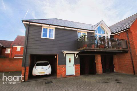 2 bedroom coach house for sale, Nuthatch Drive, Ashford