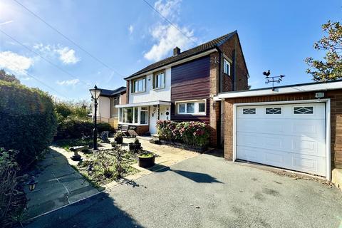 3 bedroom detached house for sale, Woodsome Drive, Fenay Bridge, Huddersfield, HD8 0JR