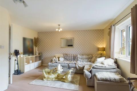 10 Tolsey Gardens, Tuffley, Gloucester, GL4 0DR