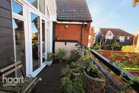 20 Nuthatch Drive, Finberry, Ashford, TN25 7AA