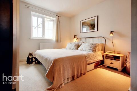 20 Nuthatch Drive, Finberry, Ashford, TN25 7AA