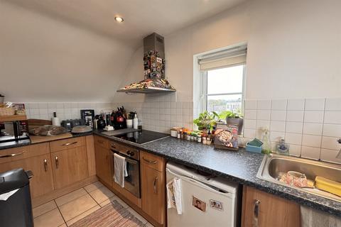 1 bedroom apartment to rent, Penfold Court, Sutton Road, Headington, Oxford, OX3
