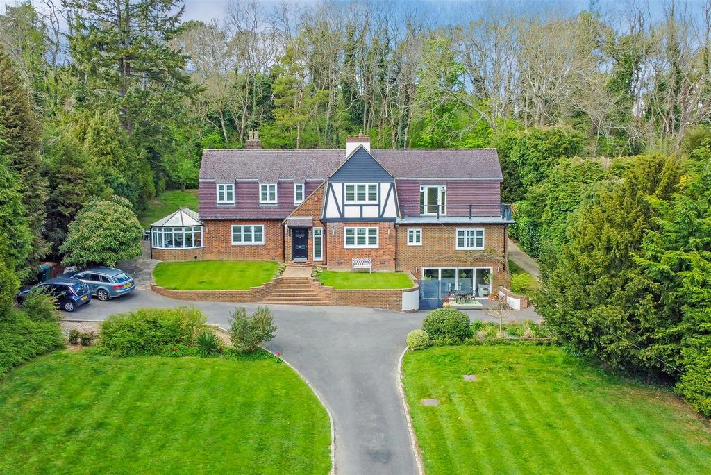 Chipstead Lane, Lower Kingswood, 5 bed detached house for sale - £1,450,000