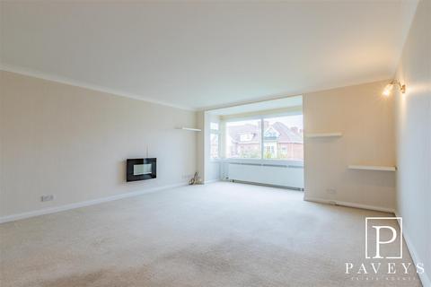 2 bedroom flat for sale, Queens Road, Frinton-On-Sea