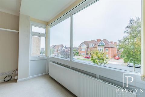 2 bedroom flat for sale, Queens Road, Frinton-On-Sea