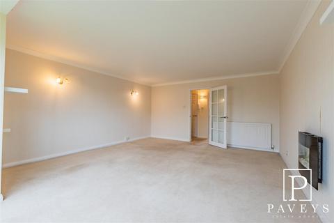 2 bedroom flat for sale, Queens Road, Frinton-On-Sea