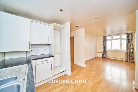 52d Brewster Road, London, E10 6RQ