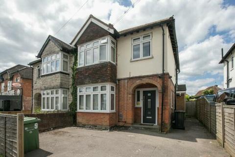 3 bedroom semi-detached house to rent, Worplesdon Road, Guildford GU2