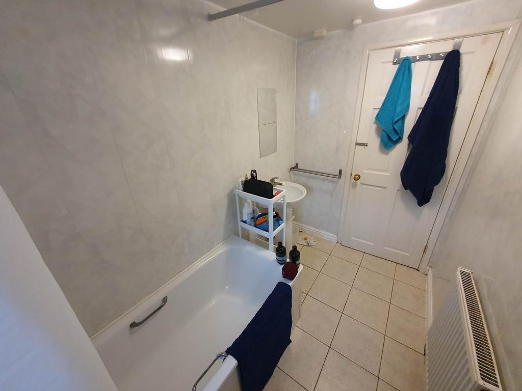 Ground floor bathroo