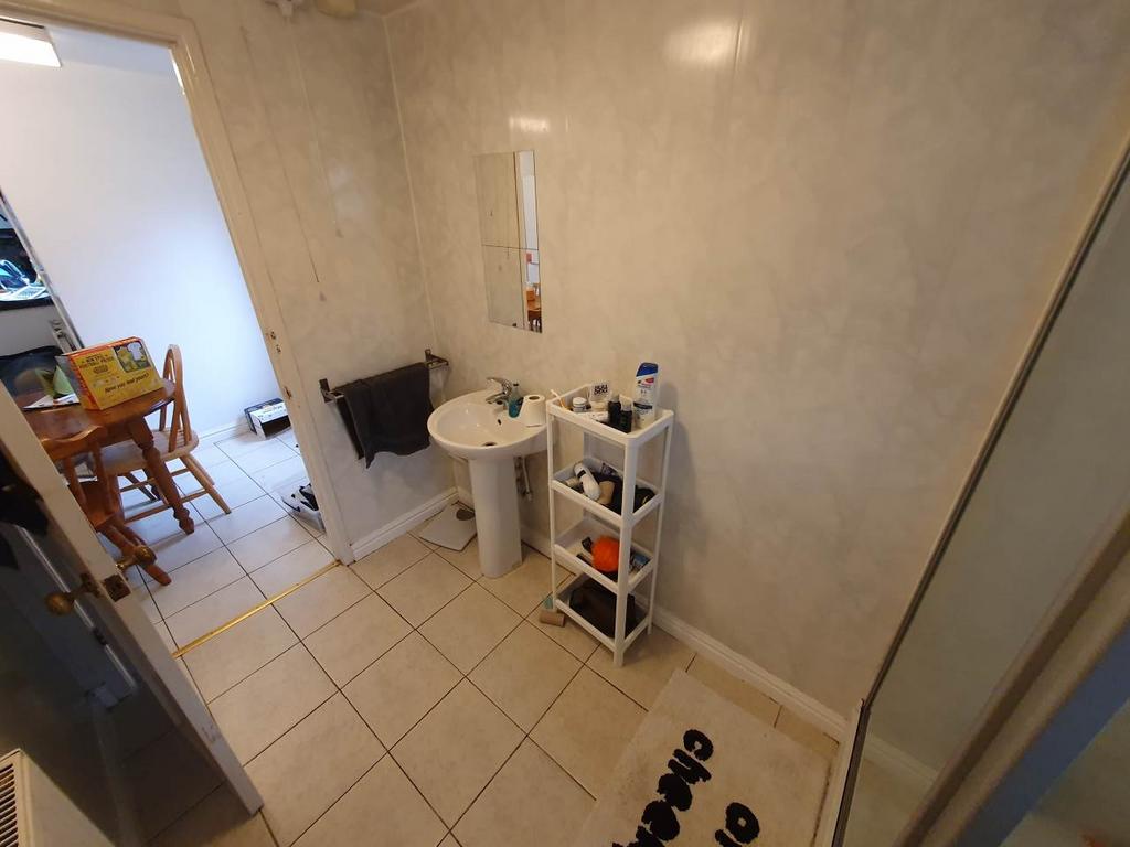 Ground floor shower