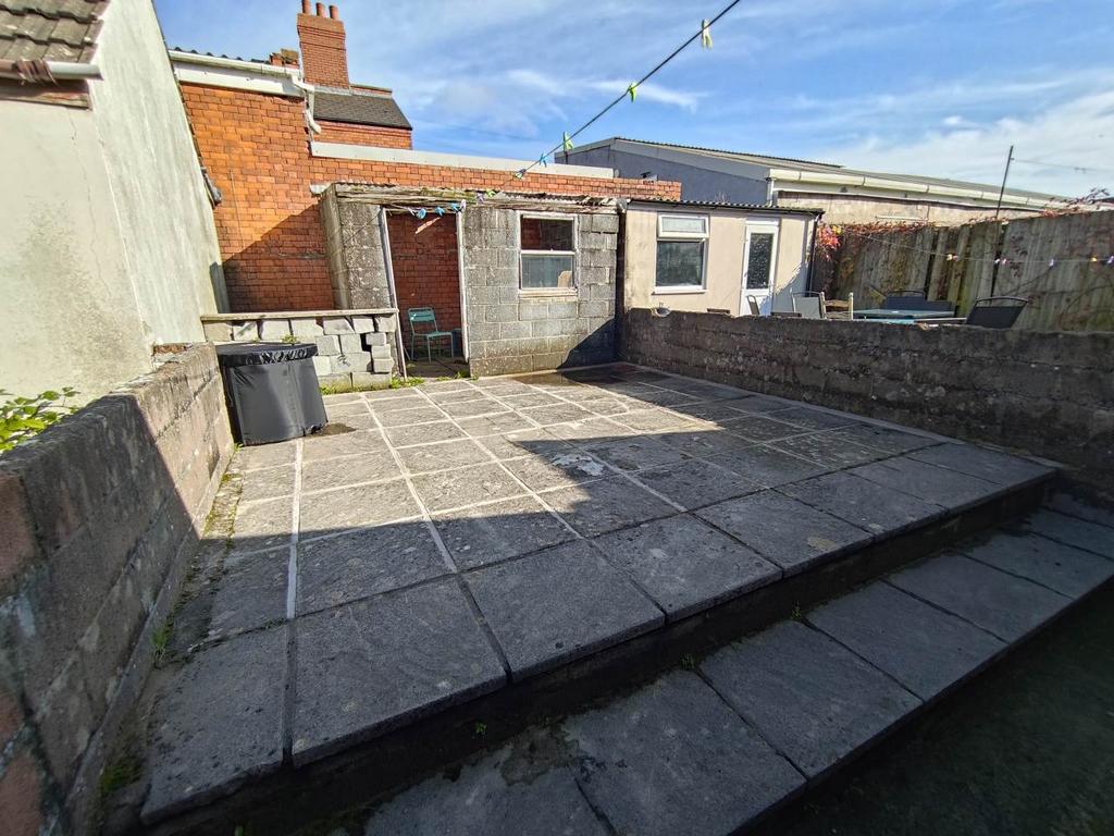Rear garden (2)