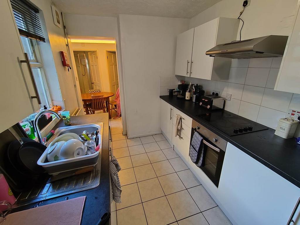 Kitchen (2)