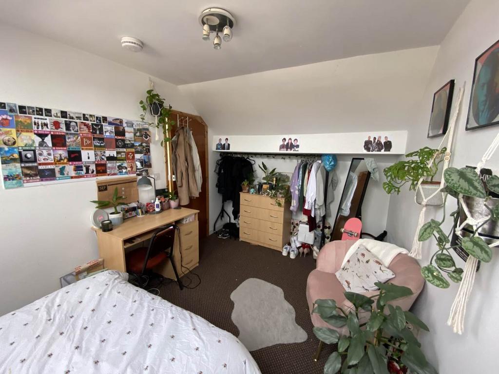 Bedroom 5 Reverse