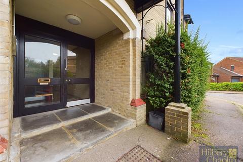 1 bedroom apartment for sale, The Gallops, Langdon Hills, Basildon, Essex, SS16