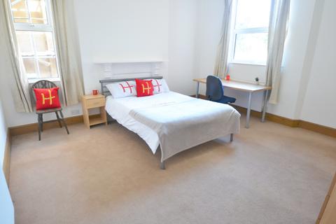 7 bedroom detached house to rent, Henry Road, West Bridgford NG2