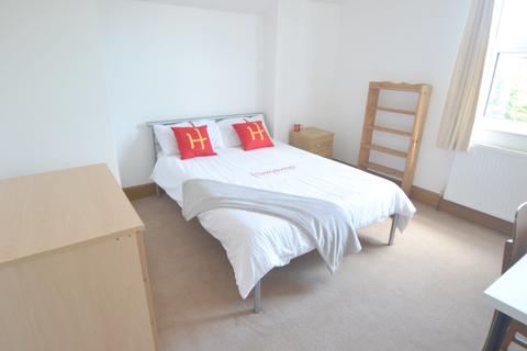 7 bedroom detached house to rent, Henry Road, West Bridgford NG2
