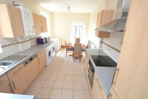 5 bedroom detached house to rent, Melton Road, West Bridgford NG2