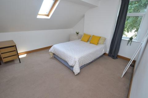 5 bedroom detached house to rent, Melton Road, West Bridgford NG2