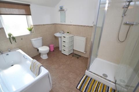 5 bedroom detached house to rent, Melton Road, West Bridgford NG2