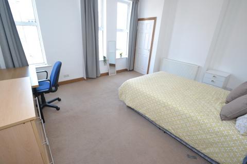 5 bedroom detached house to rent, Melton Road, West Bridgford NG2