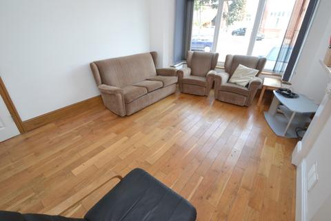 5 bedroom detached house to rent, Melton Road, West Bridgford NG2