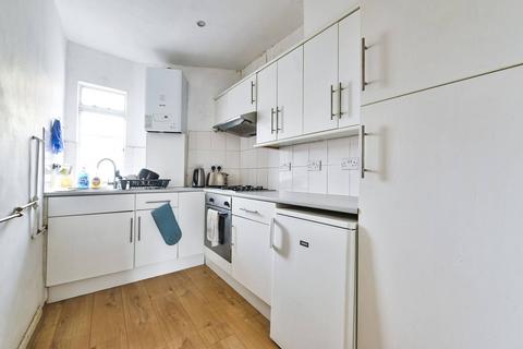 2 bedroom flat for sale, Effie Road, Fulham Broadway, London, SW6