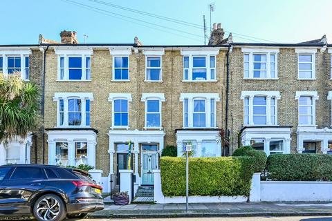 4 bedroom flat for sale, Riversdale Road, Highbury, London, N5